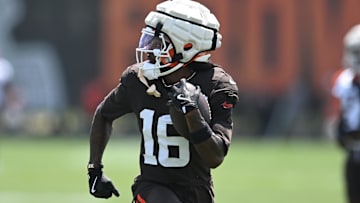 Cleveland Browns wide receiver Diontae Johnson (16) runs with the ball during training camp at CrossCountry Mortgage Campus.