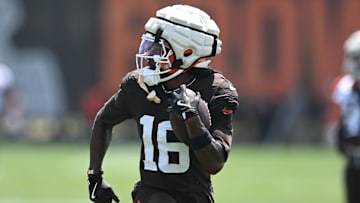 Cleveland Browns wide receiver Diontae Johnson 
