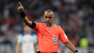 Wilton Pereira Sampaio recebeu uma enxurrada de críticas pela atuação em Inglaterra x França 