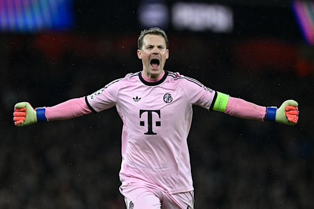 Manuel Neuer celebrating.