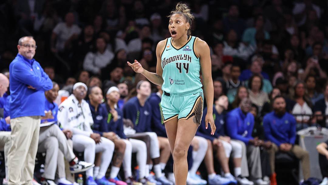 Jul 7, 2026; Brooklyn, New York, USA; New York Liberty guard-forward Betnijah Laney-Hamilton (44) reacts after getting called for a foul in the third quarter against the Dallas Wings at Barclays Center. Mandatory Credit: Wendell Cruz-Imagn Images Jul 7, 2026; Brooklyn, New York, USA; New York Liberty guard-forward Betnijah Laney-Hamilton (44) reacts after getting called for a foul in the third quarter against the Dallas Wings at Barclays Center. Mandatory Credit: Wendell Cruz-Imagn Images