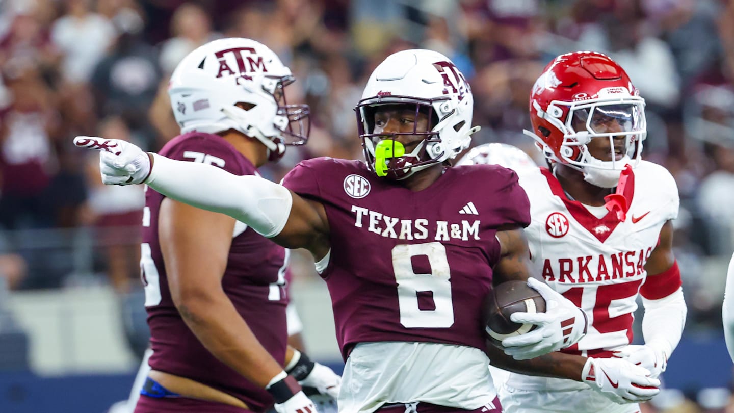 Texas A&M Aggies RB Le'Veon Moss Added To Watch List For Maxwell Award