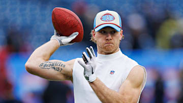 Houston Texans v Tennessee Titans
