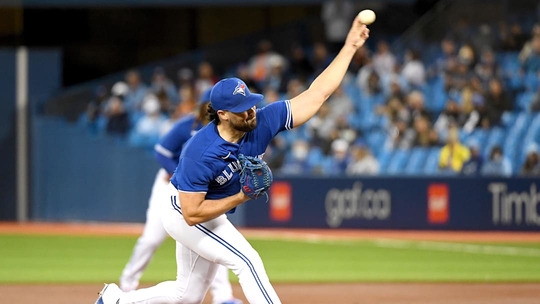 Sep 30, 2021; Toronto, Ontario, CAN; Toronto Blue Jays starting pitcher Robbie Ray (38) delivers a Sep 30, 2021; Toronto, Ontario, CAN; Toronto Blue Jays starting pitcher Robbie Ray (38) delivers a