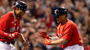 Rafael Devers y Xander Bogaerts son dos de los principales bateadores de los Medias Rojas 