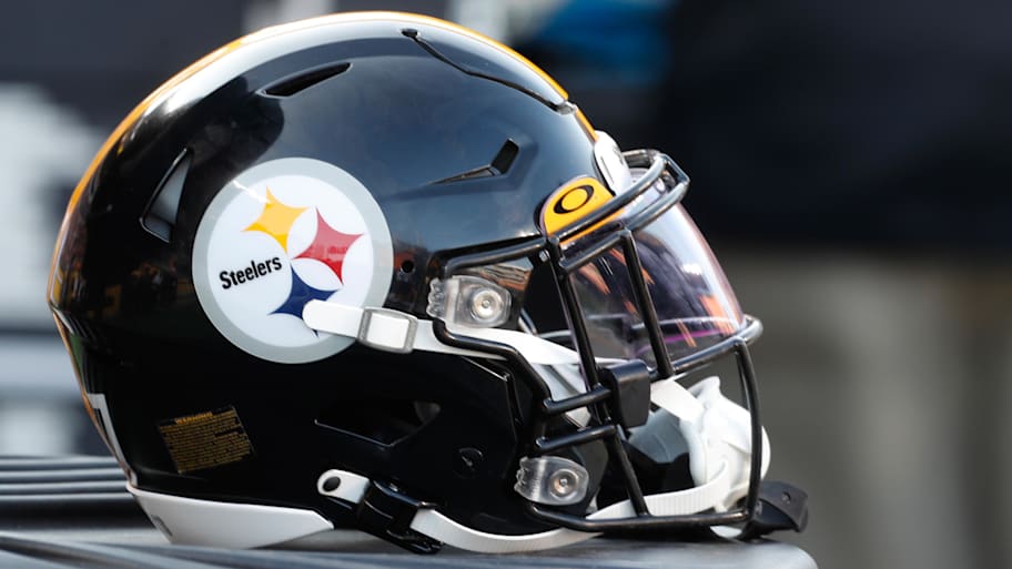 Aug 19, 2023; Pittsburgh, Pennsylvania, USA;  A Pittsburgh Steelers helmet sits on the sidelines against the Buffalo Bills at Acrisure Stadium. Mandatory Credit: Charles LeClaire-Imagn Images | Charles LeClaire-Imagn Images