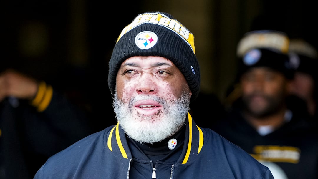 Pittsburgh Steelers DL coach Karl Dunbar Pittsburgh Steelers DL coach Karl Dunbar