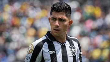Savarino é um dos desfalques do Botafogo contra o Cruzeiro
