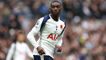 Randal Kolo Munai est incertain pour le déplacement à Paris.