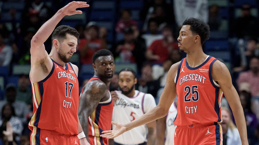Mar 19, 2026; New Orleans, Louisiana, USA; New Orleans Pelicans forward Trey Murphy III (25) celebrates a three point basket during the fourth quarter with New Orleans Pelicans forward Karlo Matkovic (17) against the LA Clippers at Smoothie King Center. Mandatory Credit: Matthew Hinton-Imagn Images Mar 19, 2026; New Orleans, Louisiana, USA; New Orleans Pelicans forward Trey Murphy III (25) celebrates a three point basket during the fourth quarter with New Orleans Pelicans forward Karlo Matkovic (17) against the LA Clippers at Smoothie King Center. Mandatory Credit: Matthew Hinton-Imagn Images
