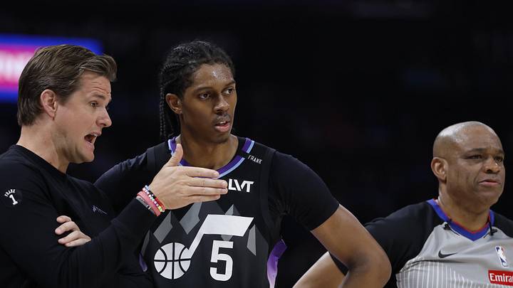 Apr 5, 2026; Oklahoma City, Oklahoma, USA; Utah Jazz head coach Will Hardy talks to forward Cody Williams (5) during the second half at Paycom Center. Mandatory Credit: Alonzo Adams-Imagn Images