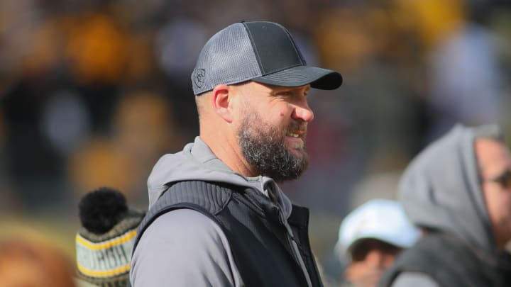 Former Pittsburgh Steelers quarterback Ben Roethlisberger watches the Steelers warm up from the sidelines prior to the start of the game against the New Orleans Saints at Acrisure Stadium in Pittsburgh, PA on November 13, 2022.