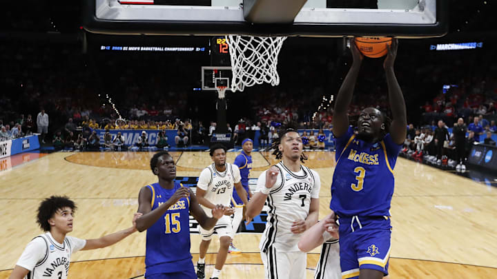 National analyst Jeff Goodman says that Syracuse basketball has been a loser this offseason with its roster construction.