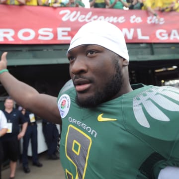 January 1, 2010; Pasadena, CA, USA; Oregon Ducks running back LeGarrette Blount (9) prior to the game against the Ohio State Buckeyes during the Rose Bowl game at the Rose Bowl in Pasadena, California. Mandatory Credit: Christopher Hanewinckel-USA TODAY Sports