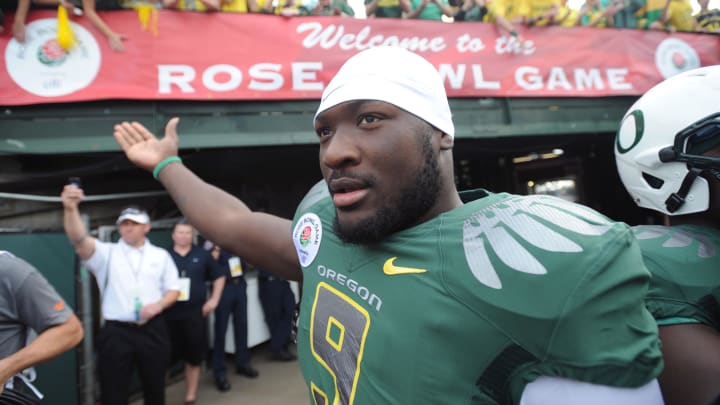 January 1, 2010; Pasadena, CA, USA; Oregon Ducks running back LeGarrette Blount (9) prior to the game against the Ohio State Buckeyes during the Rose Bowl game at the Rose Bowl in Pasadena, California. Mandatory Credit: Christopher Hanewinckel-USA TODAY Sports