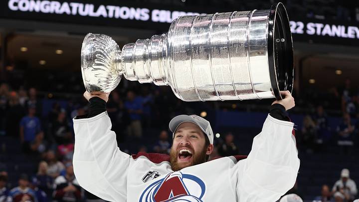 In a parallel dimension, the Colorado Avalanche re-signed Darcy Kuemper, potentially leading to multiple Stanley Cup wins.