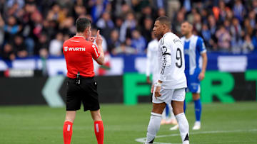 Platzverweis für Kylian Mbappe gegen Alaves