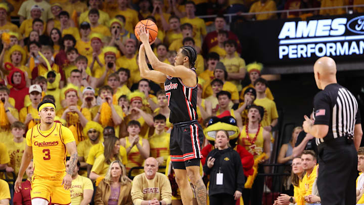 Houston Cougars guard Milos Uzan (7) 
