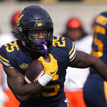 Oct 26, 2024; Berkeley, California, USA; California Golden Bears running back Jaivian Thomas (25) carries the ball against the Oregon State Beavers during the first quarter at California Memorial Stadium. Mandatory Credit: Darren Yamashita-Imagn Images
