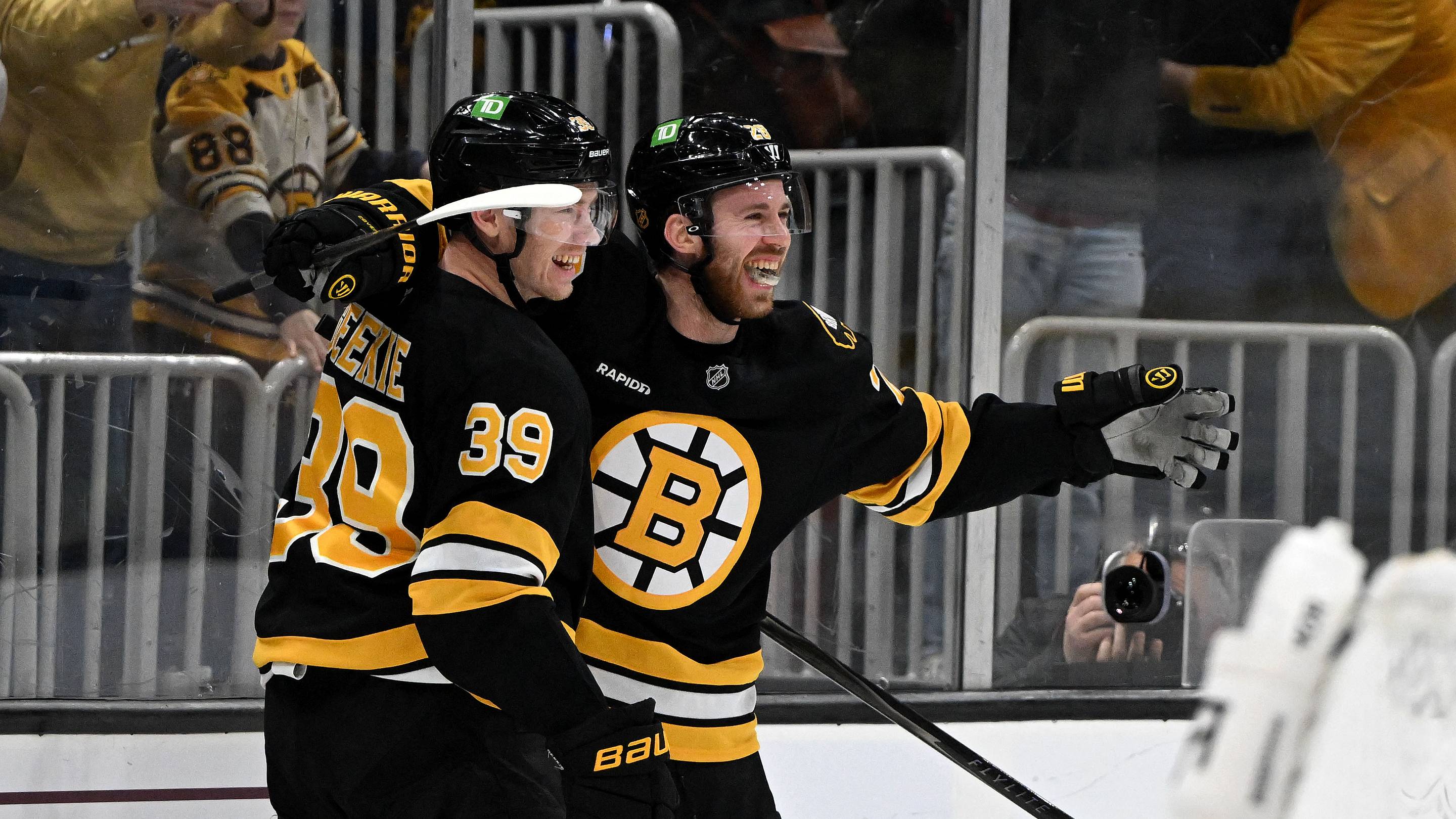 Don Sweeney’s roundabout answer on Elias Lindholm should further irritate Bruins fans
