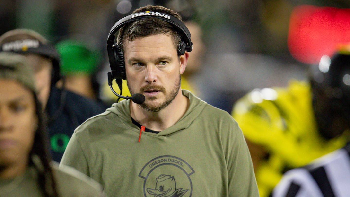 Oregon Football's Dan Lanning Ranked Against Big Ten Coaches