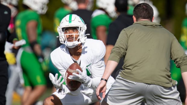 Oregon wide receiver Gary Bryant Jr. returns a kick during practice with the Ducks 