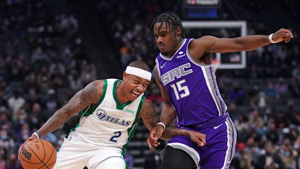Isaiah Thomas and Davion Mitchel