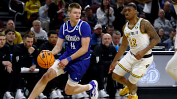 Drake Bulldogs guard Bennett Stirtz (14)
