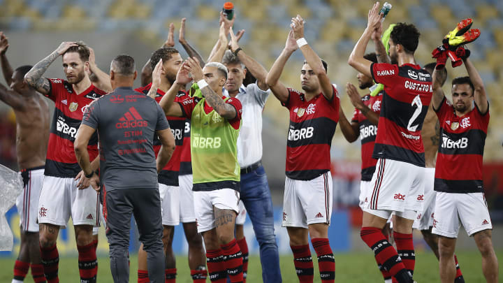 Flamengo terá desfalques diante da Chapecoense.