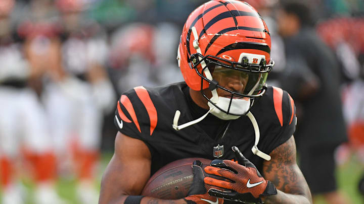 Aug 7, 2025; Philadelphia, Pennsylvania, USA; Cincinnati Bengals wide receiver Ja'Marr Chase (1) during warmups against the Philadelphia Eagles at Lincoln Financial Field. Mandatory Credit: Eric Hartline-Imagn Images