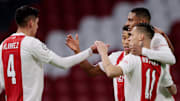 L'esultanza di gruppo dell'Ajax