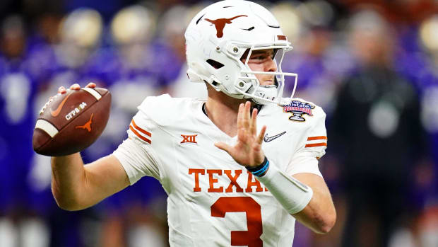 Texas Longhorns quarterback Quinn Ewers