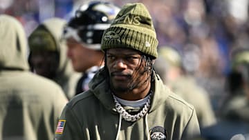 Lamar Jackson was on the sideline as the Ravens faced the Bears in Week 8.