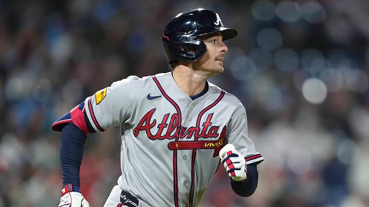 Apr 19, 2026; Philadelphia, Pennsylvania, USA; Atlanta Braves outfielder Mike Yastrzemski (18) runs to first after hitting a double against the Philadelphia Phillies in the fourth inning at Citizens Bank Park. Mandatory Credit: Kyle Ross-Imagn Images