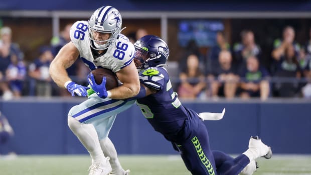 Dallas Cowboys tight end Luke Schoonmaker