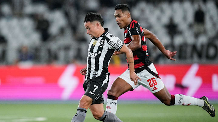 Botafogo e Flamengo se enfrentam de tarde, neste domingo