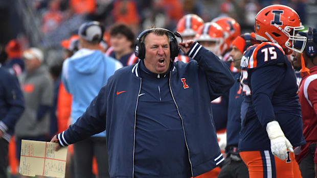 Illinois head coach Bret Bielema during a game against Michigan Stat