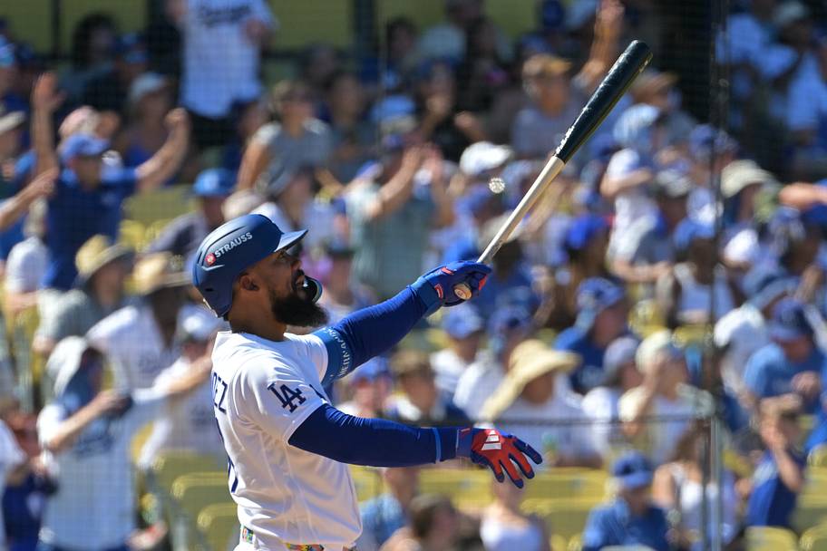 Los Angeles Dodgers outfielder Teoscar Hernández reacts after hitting a two run home run against the Atlanta Braves.