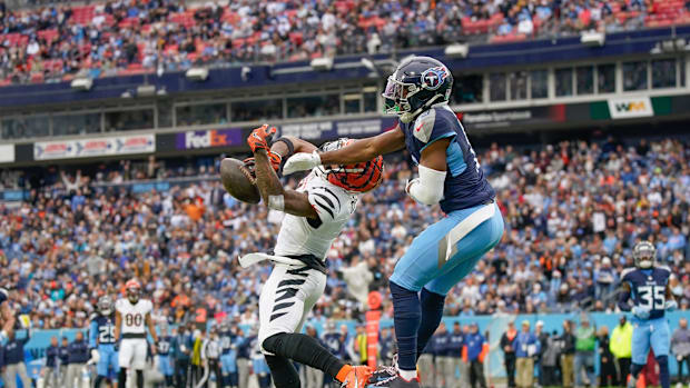 Tennessee Titans cornerback Chidobe Awuzie breaks up a pass intended for Cincinnati Bengals wide receiver Ja'Marr Chase.