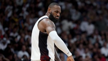 Aunque está enfocado en los Juegos Olímpicos, LeBron James no se olvida de sus Lakers y de Bronny