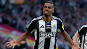 Alexander Isak vient de remporter la Carabao Cup avec Newcastle. 
