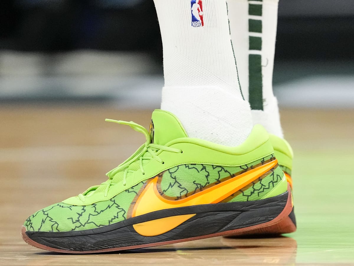 Giannis nike deal discount