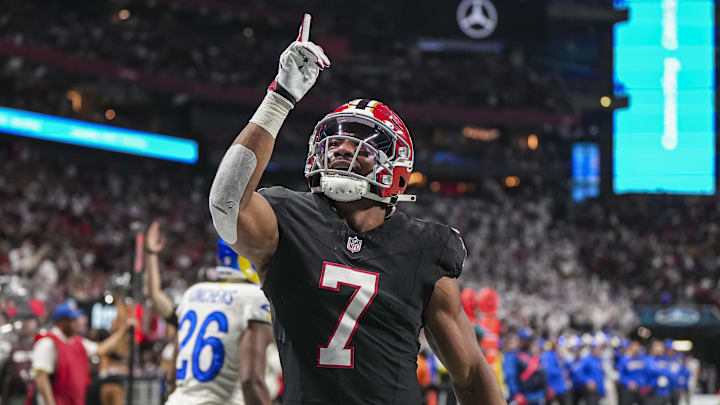 Bijan Robinson had a 93-yard touchdown run in the first half against the Rams