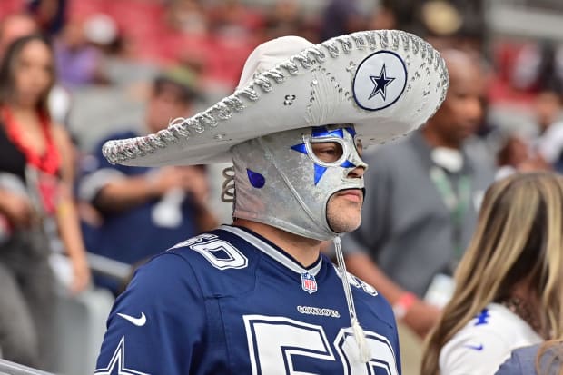 Dallas Cowboys fan luchador mask sombrero