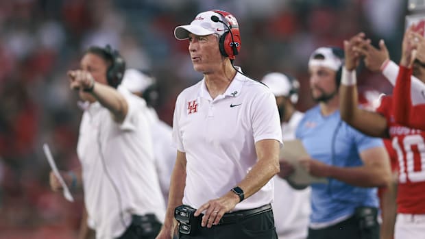 Houston Cougars head coach Willie Fritz reacts after a play during the second quarter against the Utah Utes at TDECU Stadium.