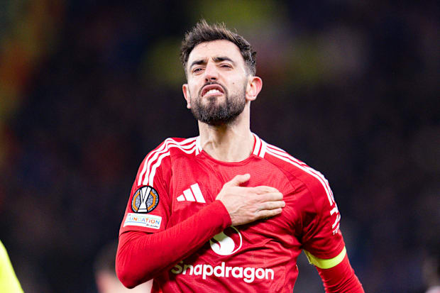 Bruno Fernandes roaring while in action for Man Utd.