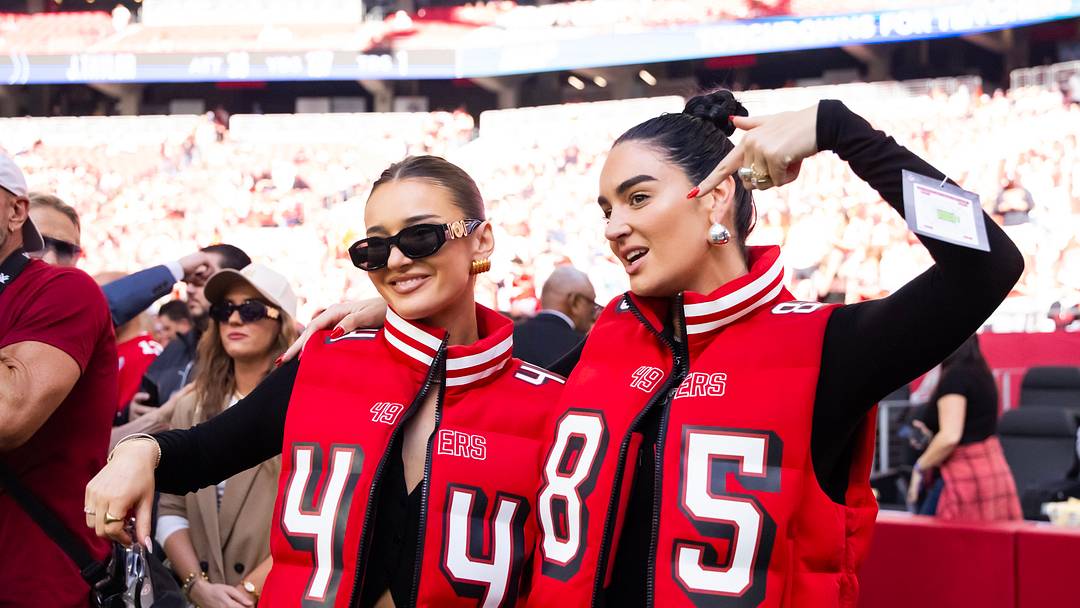 Kristin Juszczyk with Claire Kittle prior to the San Francisco 49ers game against the Arizona Cardinals.