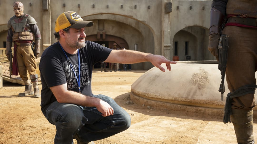 Disney Gallery: The Mandalorian Episode 1 "Directing" - Dave Filoni on the set of THE MANDALORIAN. Image Courtesy Disney+