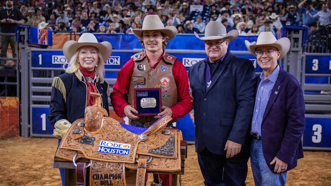 Jake Gardner winning at RodeoHouston.