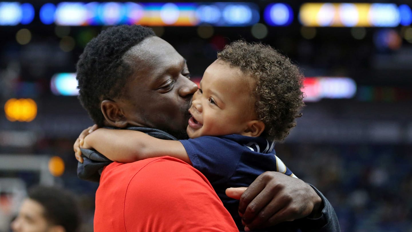 Julius Randle's Family Says Goodbye to New York Knicks